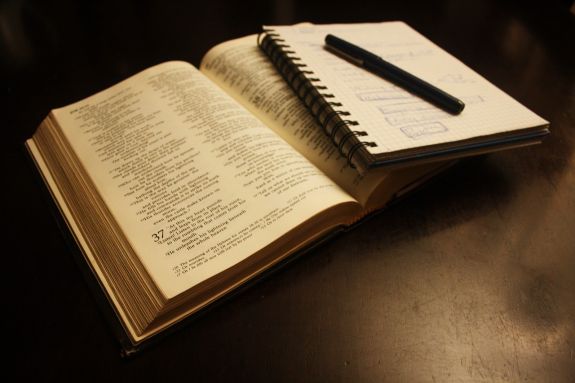 book-2073020_1280