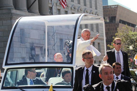 pope-2377985_1920