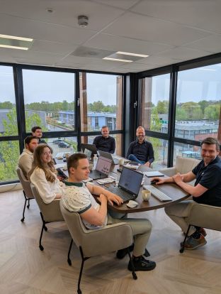 Collega's bij Van Middendorp ontwerpers & engineers tijdens de cursus BIM Awaremess Collega's bij Van Middendorp ontwerpers & engineers tijdens de cursus BIM Awareness