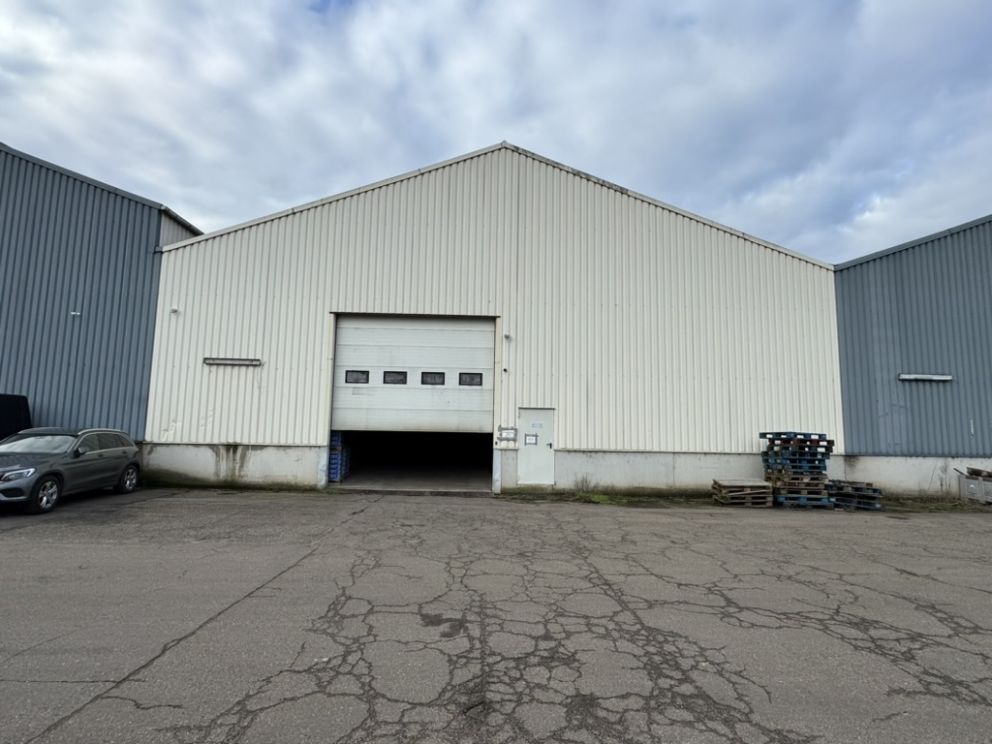 Gevel van de loods in Mol na de renovatie
