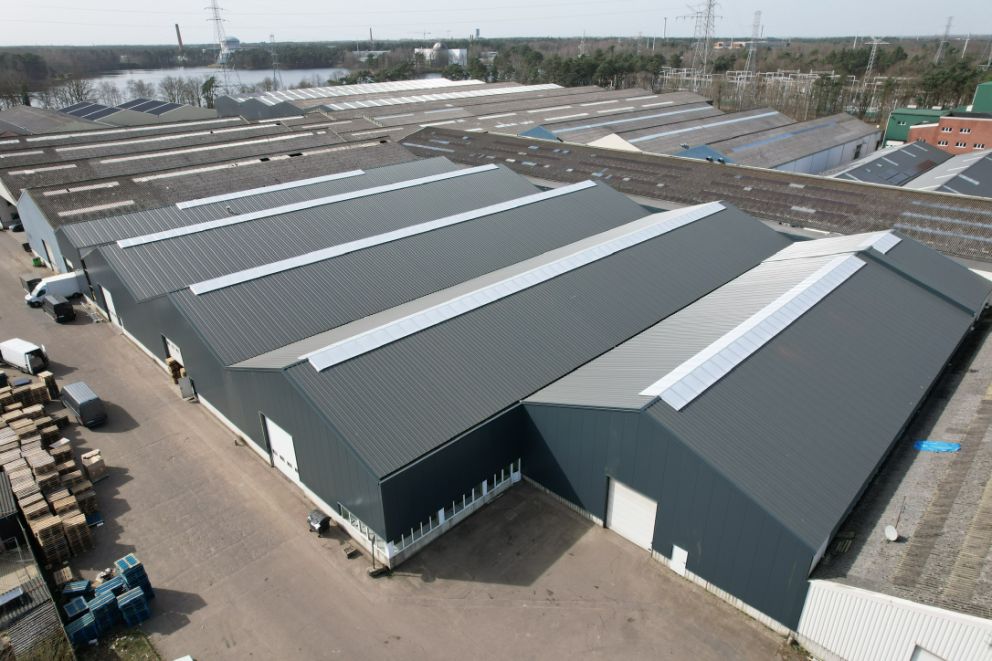 Het bedrijfscomplex in Mol vanuit de lucht