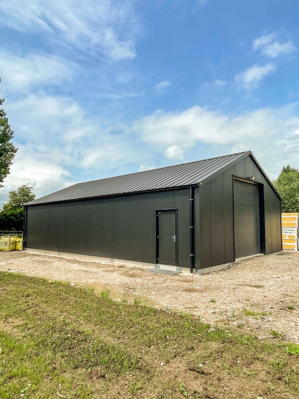 De nieuwe schuur in Schelluinen