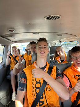 21.Terug in de bus