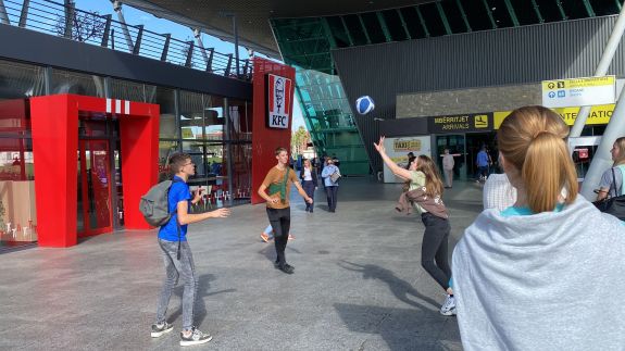 34.Nog even volleyballen voor vertrek