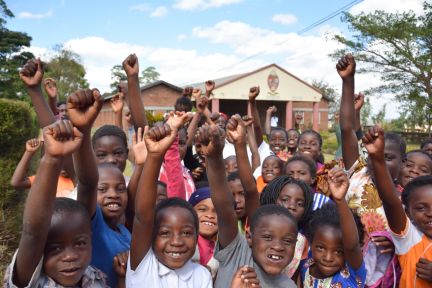 Mozambique DSC_0331_kinderen_juichen juichendekinderenmozambique