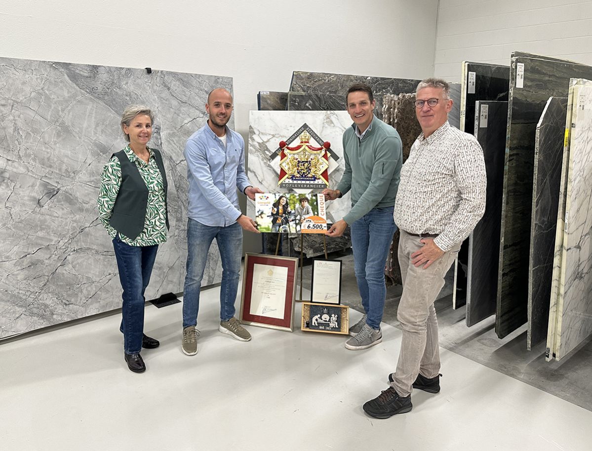 Stichting Leergeld Land van Cuijk ontvangt prachtige donatie van Steenhouwerij Smits