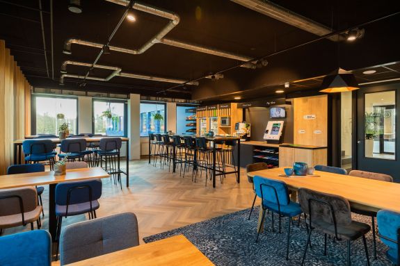 20210224_Businesscenter-Prins_JoniIsraeli-021-49844_result