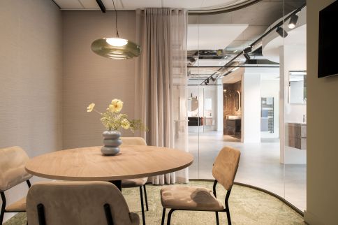 Gebogen glaswand BDE-_dsc5231-ECG-Projecten-HR-9