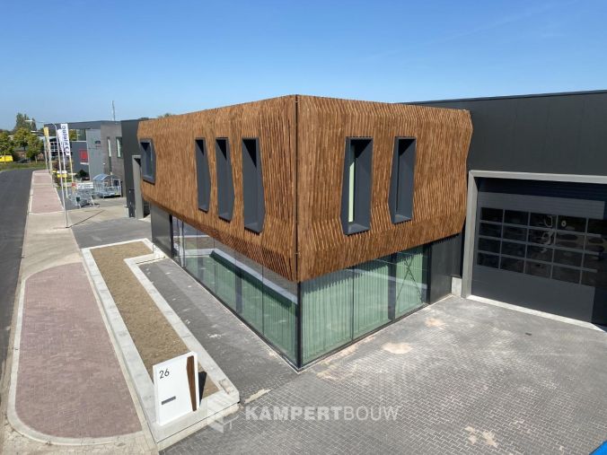 Bedrijfspand-met-unieke-houten-gevelbekleding-5-Groot