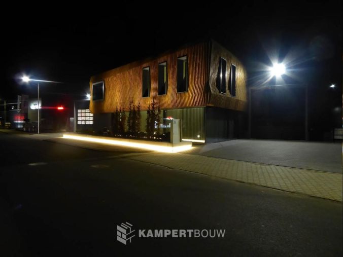 Bedrijfspand-met-unieke-houten-gevelbekleding-8-Groot