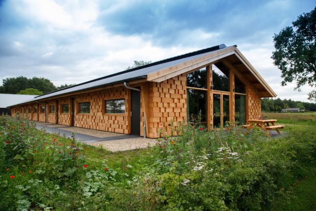 Houten schuurhotel met luxe wellness suites_Otterlo (2) Gedateerd gebouw, nieuw doel?