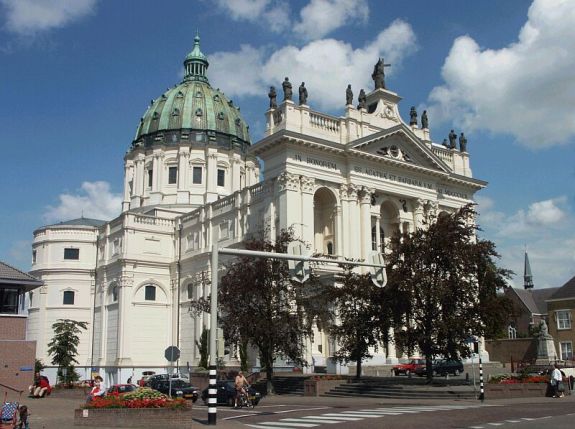 Is de Rooms-Katholieke Kerk in Nederland hetzelfde als in Zuid-Europa en Zuid-Amerika?