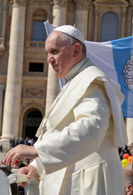 Paus Franciscus sluit homozegen niet helemaal uit