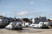 Terdege - Twee vaartuigen van Hovertravel op eiland Wight-Edit_preview
