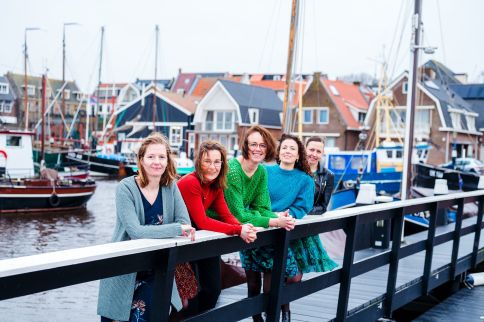 spg-21089-Hoe is het nu met - buurvrouwen Urk-8