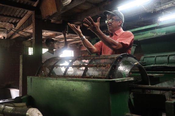 Reynaldo APAC bij zijn spoelmolen