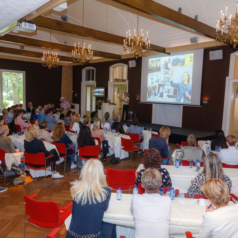 Groot Auditorium vergaderruimte bij evenementenlocatie Klein Vanenburg Kasteel De Vanenburg Putten
