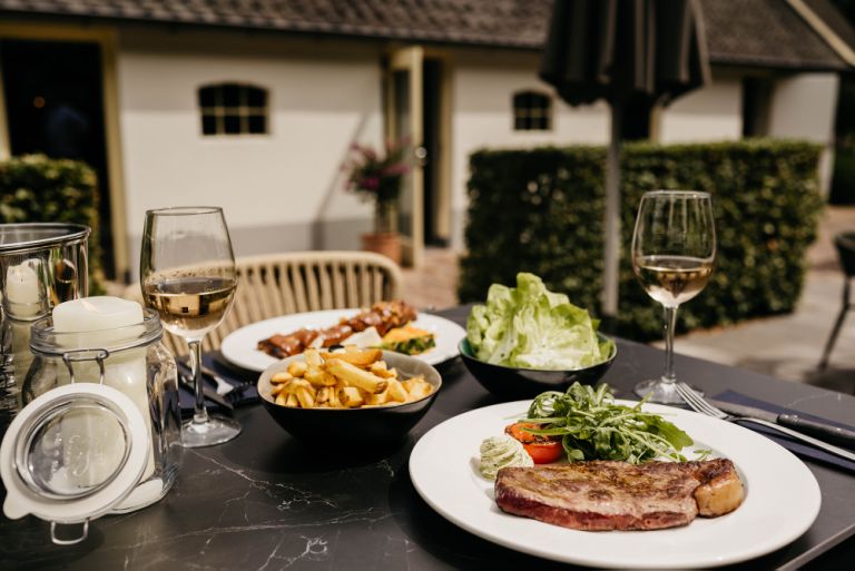 Kasteel De Vanenburg Brasserie De Hoeve diner op het terras