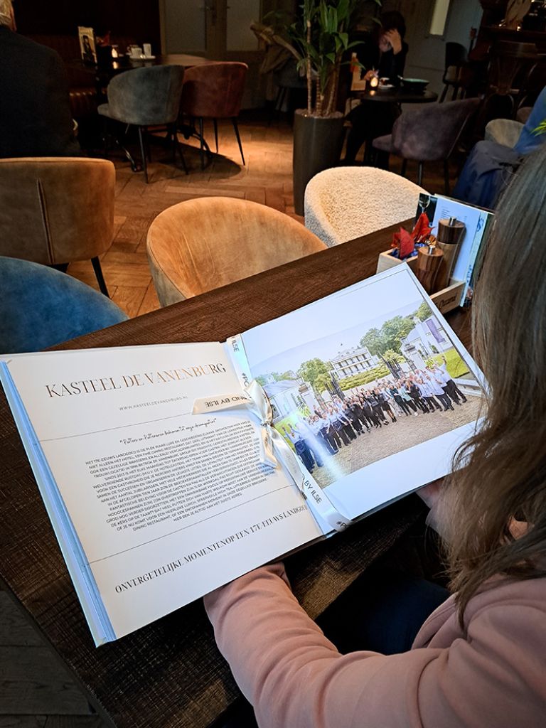 Kasteel De Vanenburg in boek Putten op de Koffietafel gemaakt in Brasserie De Hoeve