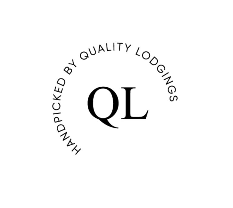 Quality Lodgings Logo Zwart   Achtergrond transparant