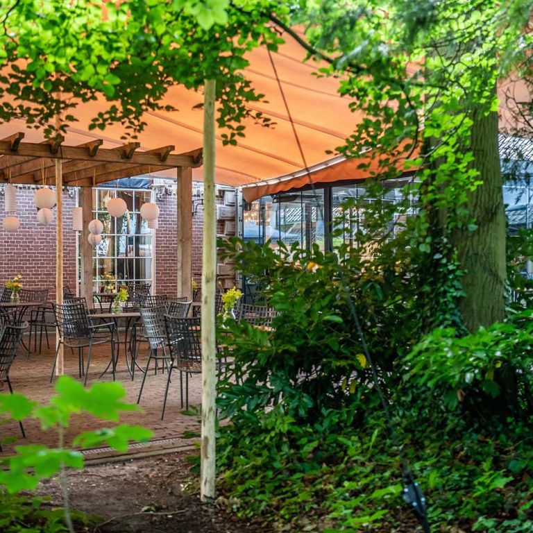 Stretchtent Tuinterras bij evenementenlocatie Klein Vanenburg