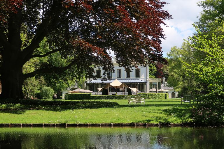 Zomer bij Kasteel De Vanenburg een uniek landgoed aan de rand van de Veluwe in Putten