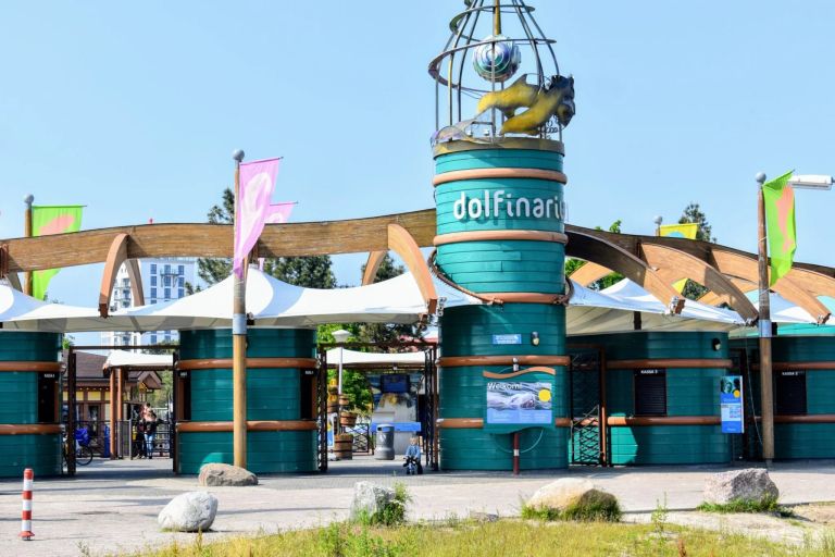 dolfinarium harderwijk dicht foto indebuurt randmeren scaled