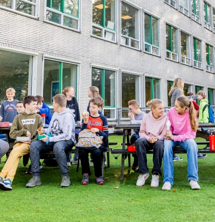 Leerlingen voor gebouw