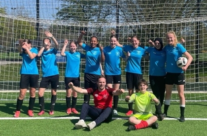 Meisjesvoetbalteam OLZ