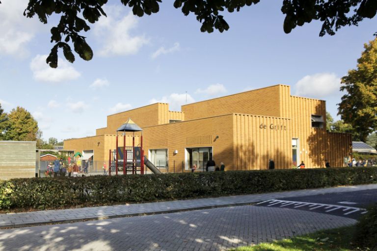 IKC Pieter van Thuyl buitenkant schoolgebouw.