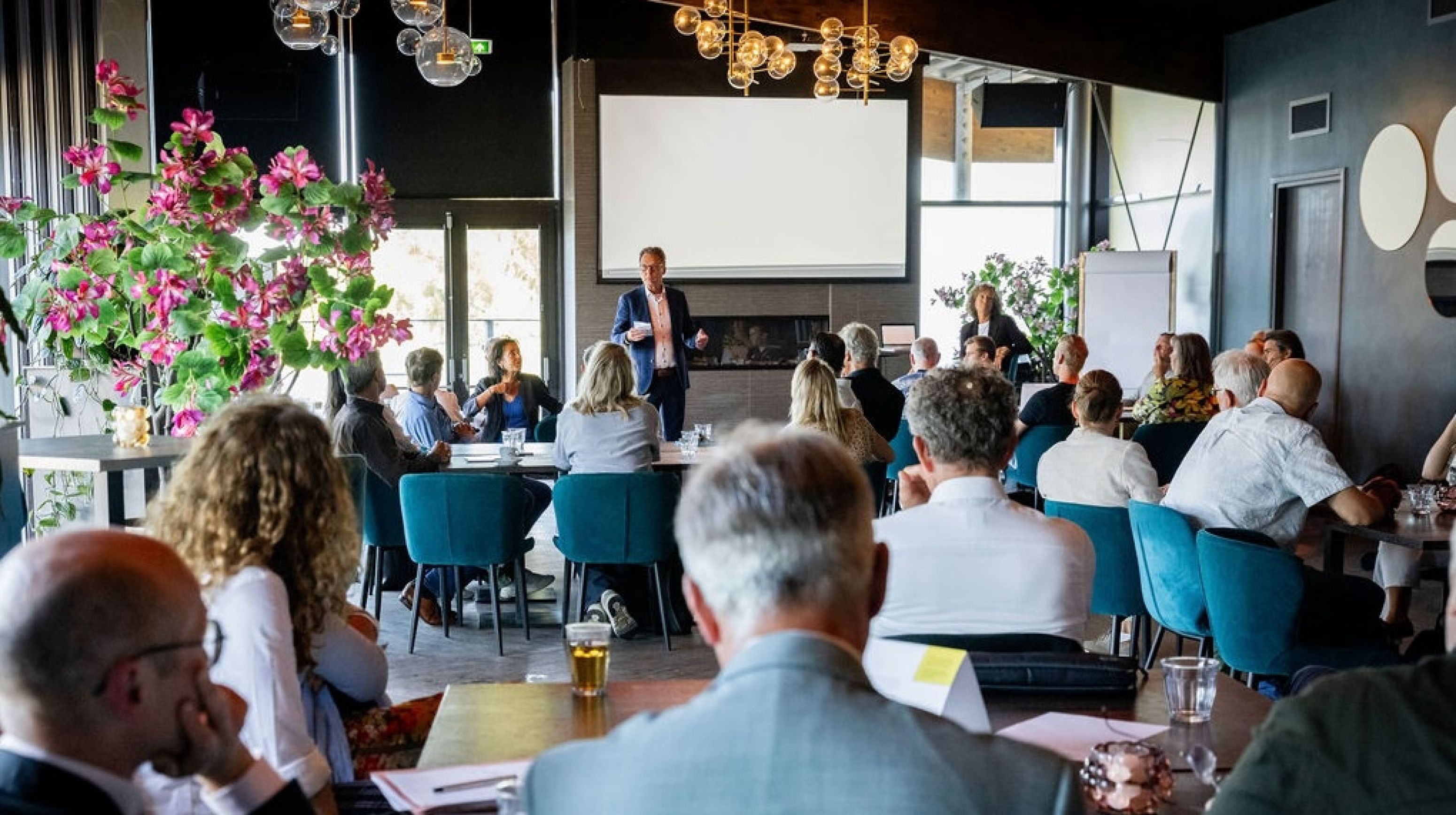 schoolleiders van Dunamare in sessie