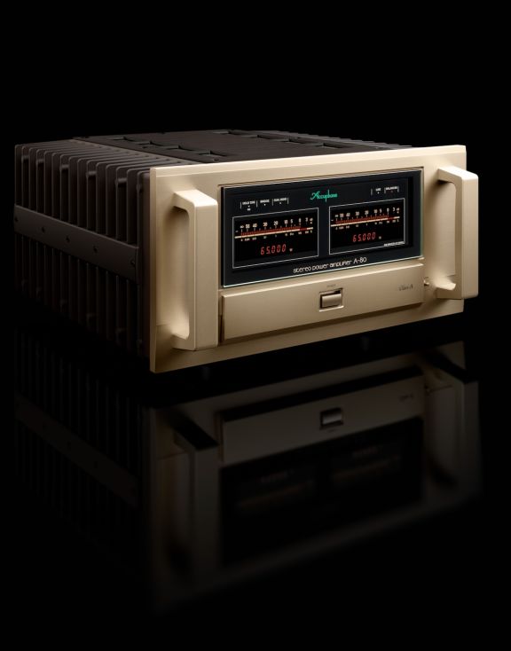 Accuphase A-80 front AudioXperience