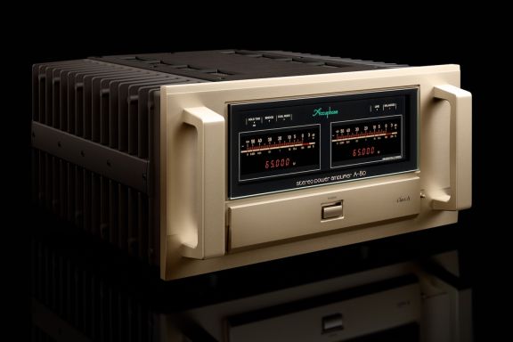 Accuphase A-80 eindversterker