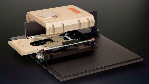 Accuphase eigen SACD-transport AudioXperience