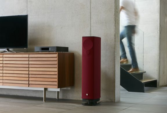 Linn 0 Claret Stairs TV Web Res ()