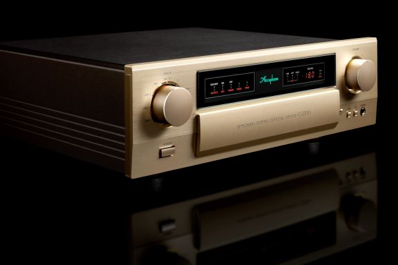 Accuphase C-2300 voorversterker