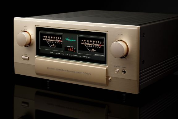 Accuphase E-5000 versterker Class AB AudioXperience