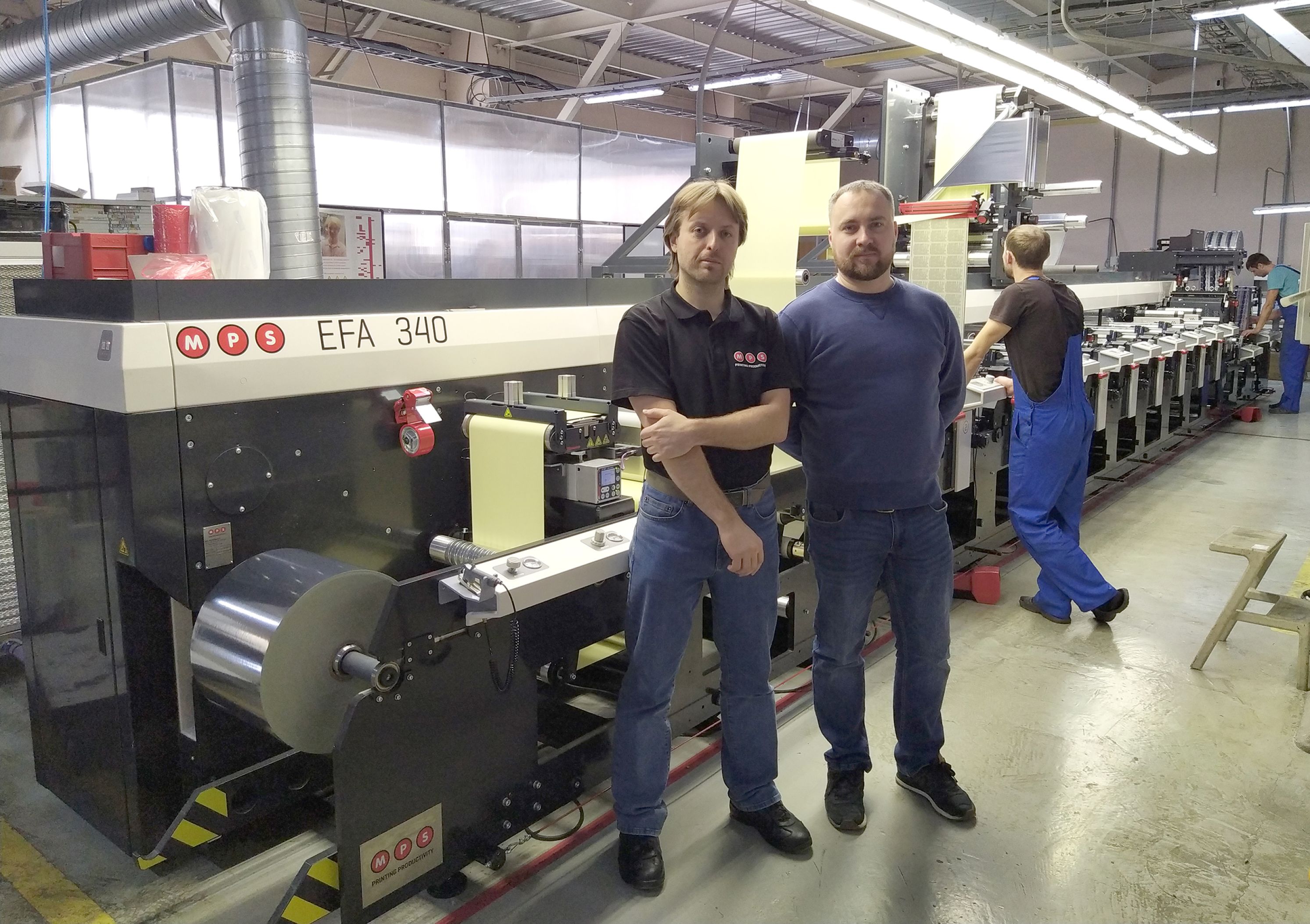 Alexander Anfimov, executive director of MDM-Flex company (right in the photo) and Egor Chirkov, a specialist at Ogard company, the MPS representative in Russia.