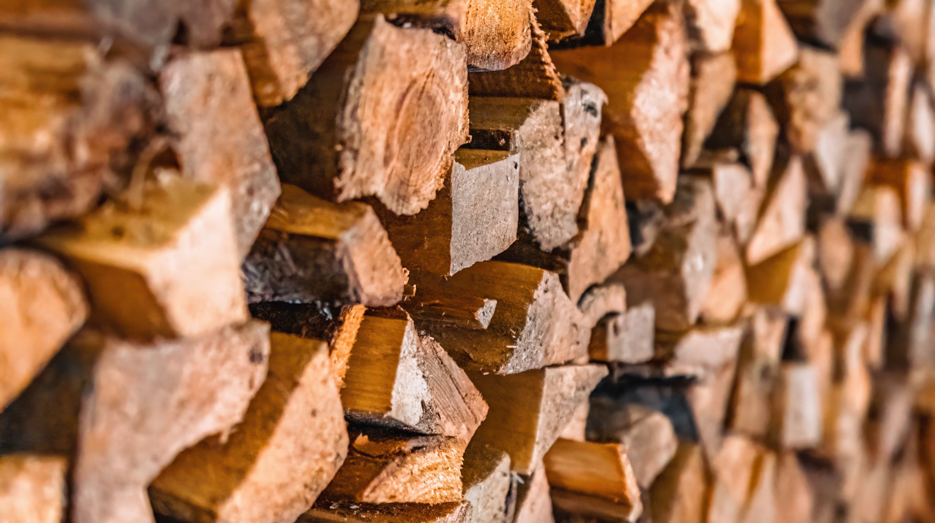 Zo bewaart u haardhout • Isoduct©