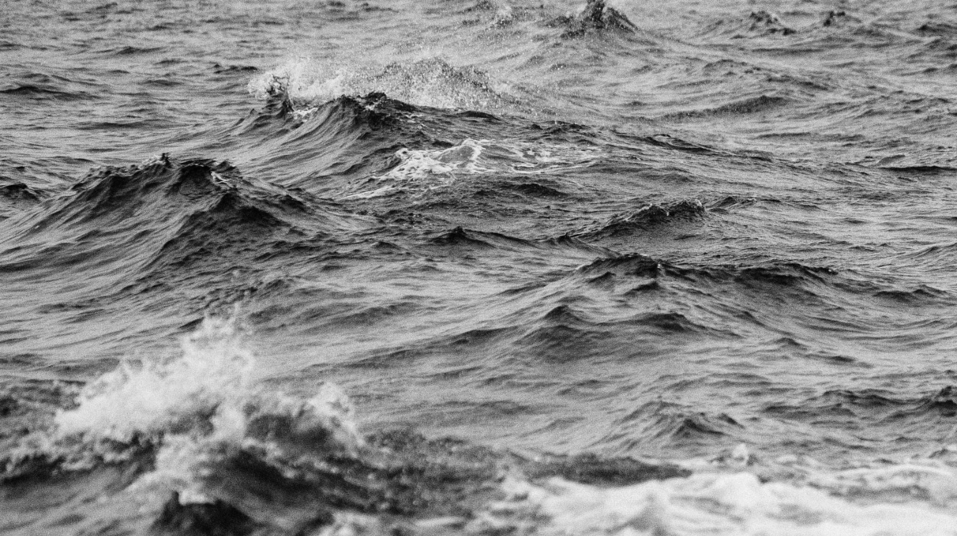 ray-fragapane-PkKIVq1CUuY-unsplash-min