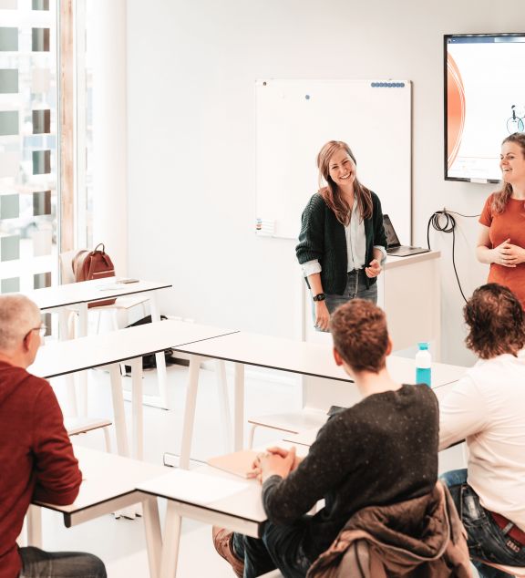 Jongeren activeren ontdek ons aanbod - Foto van Johanna en Ilse Marije - workshop-min-min Jongeren activeren ontdek ons aanbod - Foto van Johanna en Ilse Marije - workshop-min-min