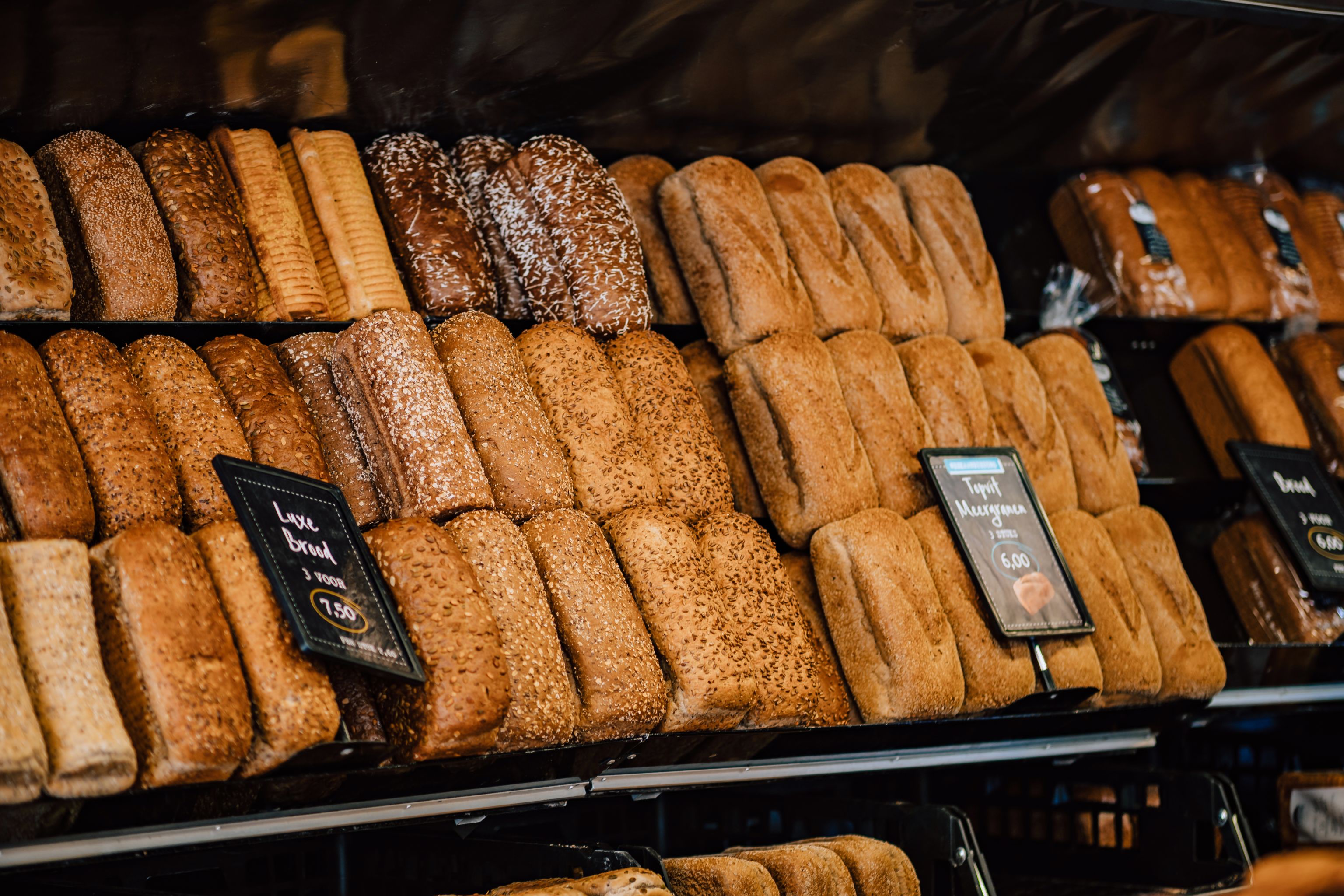 Marktverkoper bij bakker Zeger