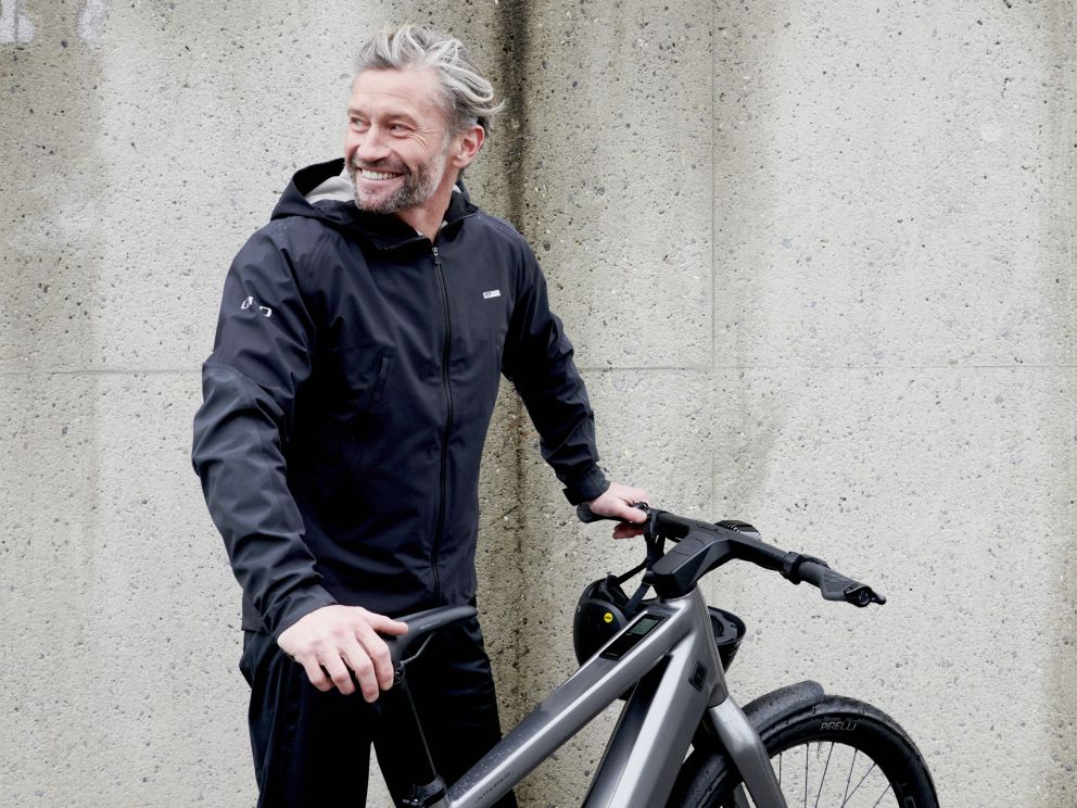 ST5 ABS_Lifestyle9_0.jpg