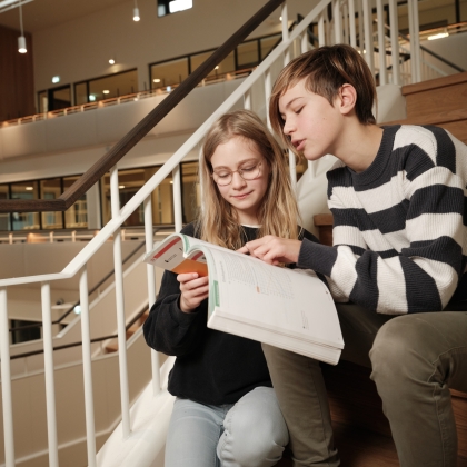 Leerlingen lezen samen