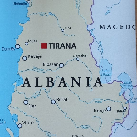 1.Albanië