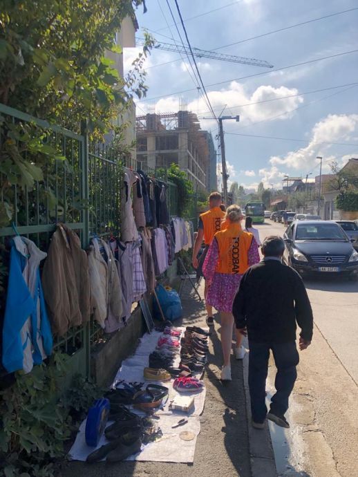 28.Bezoek aan een achterstandswijk in Tirana