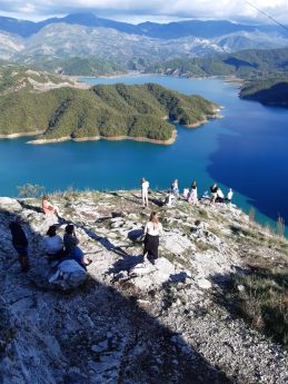 32.De groep bij het Bovilla Meer