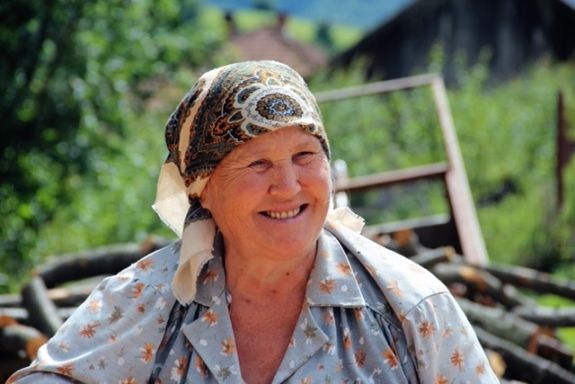 Bosnische vrouw Bosnië_portret_vrouw_met_hoofddoek