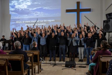 Gloryfy-2 KNG fotografie - sfeerfoto gospelkoor middelburg - harriette smit