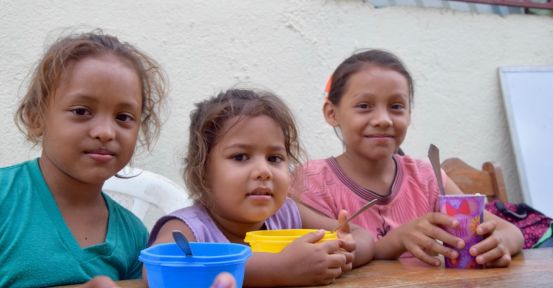 Groepsfoto kinderen centraal amerika